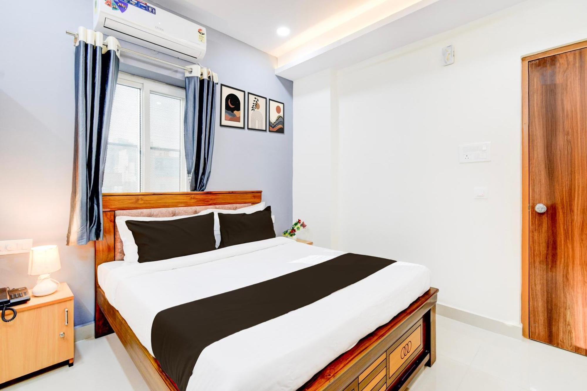 Super Townhouse Lanco Hills Gachibowli Hotel ภายนอก รูปภาพ